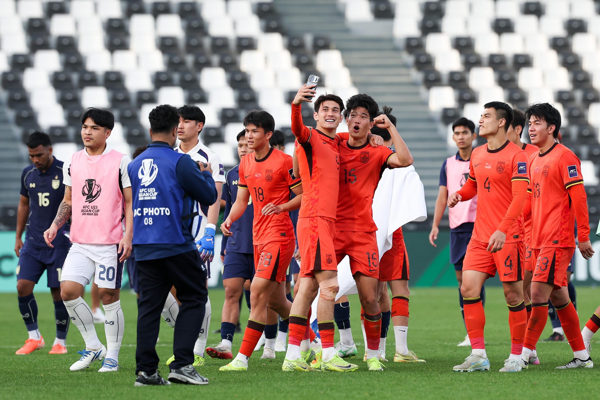 MK体育登录入口-黄健翔：乌兹别克实力很强；我们被动防守踢反击是无奈常态